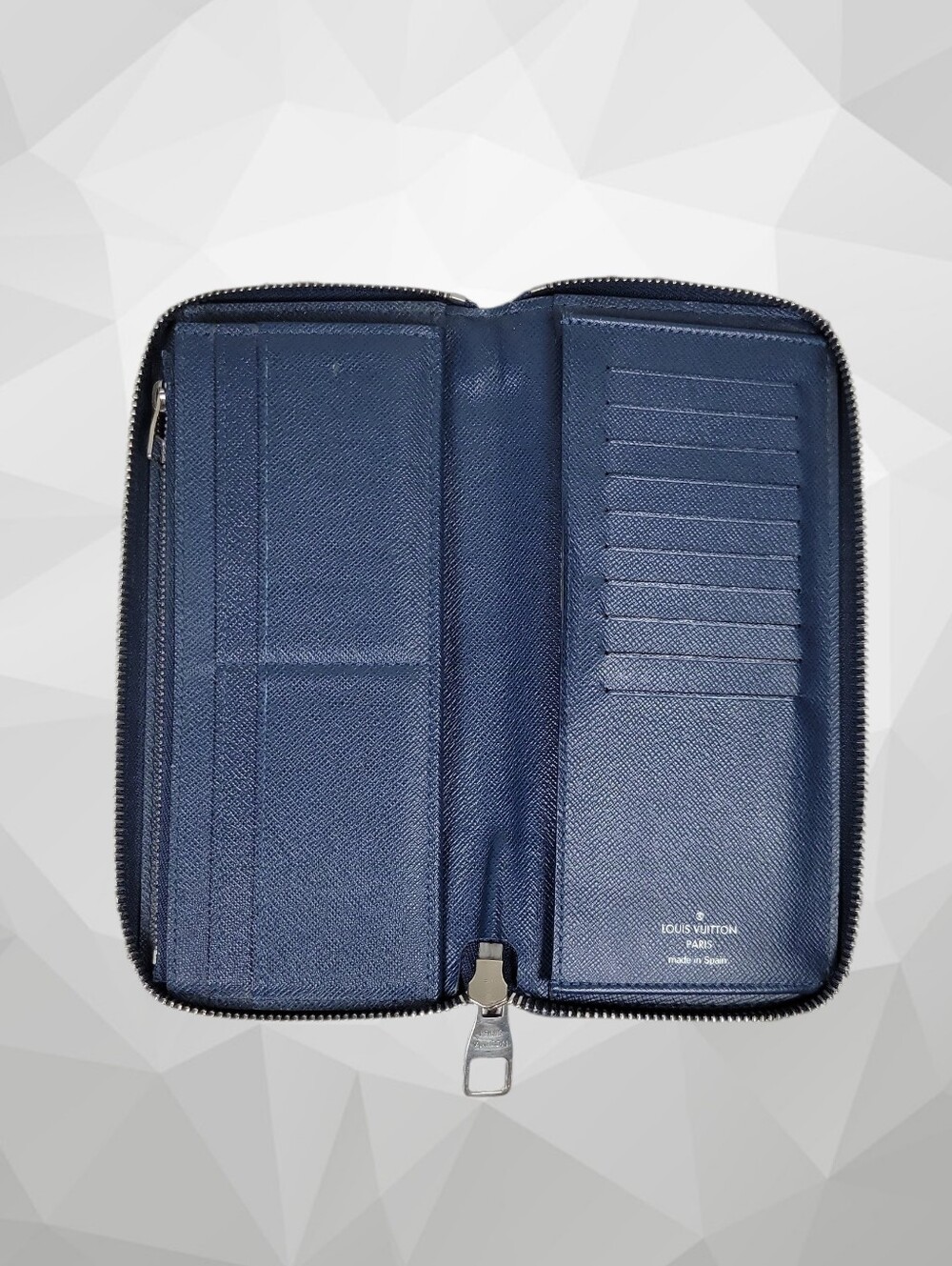 ❌️❌️ Louis Vuitton Taiga Wallet❌️❌️ - Picture 2 of 6